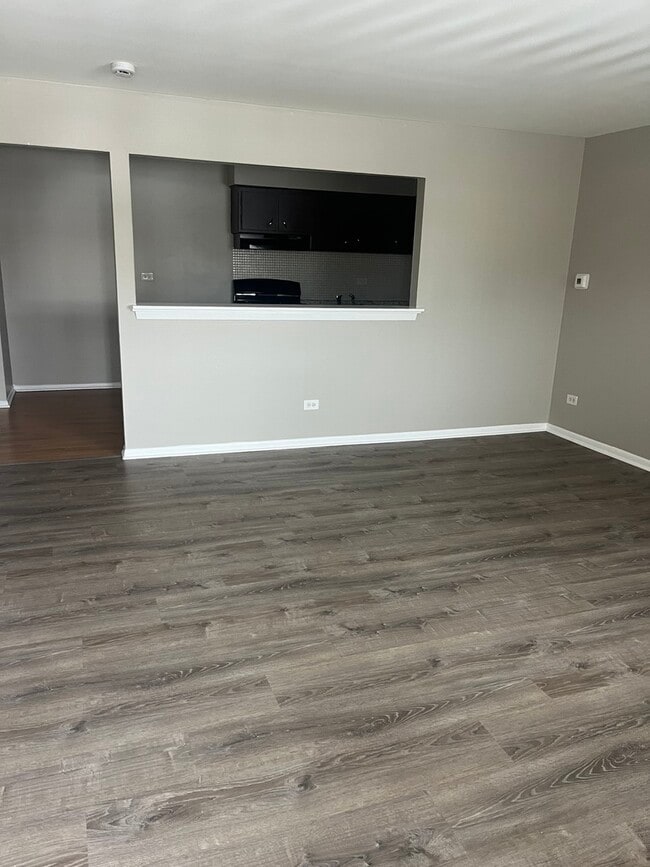 Photo - 8817 S Roberts Rd Unit 7