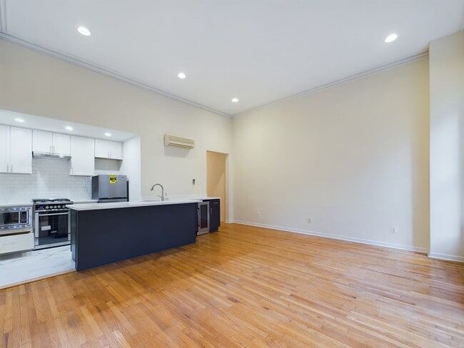 Photo - 1528 Pine St Apartment Unit 2F