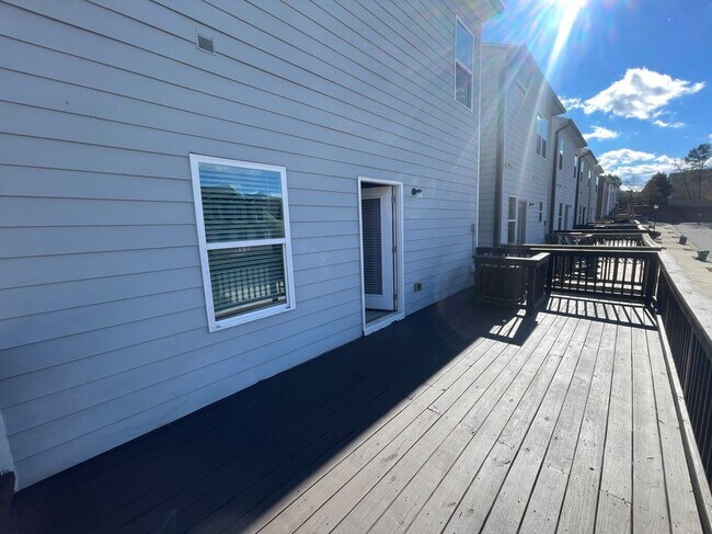 Photo - 525 Ruths Dr