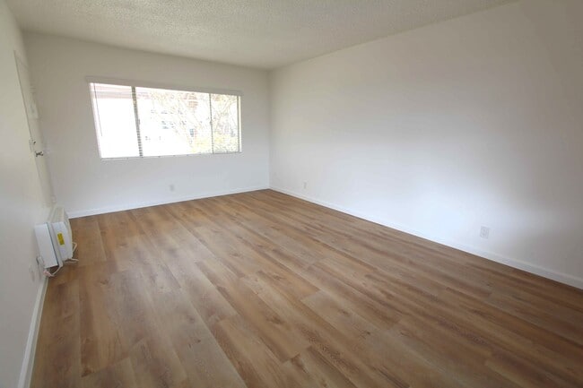 Photo - 18405 Valerio St Unit 3