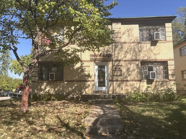 Building Photo - 360 Ross Ave Unit 360 Ross Ave APT B