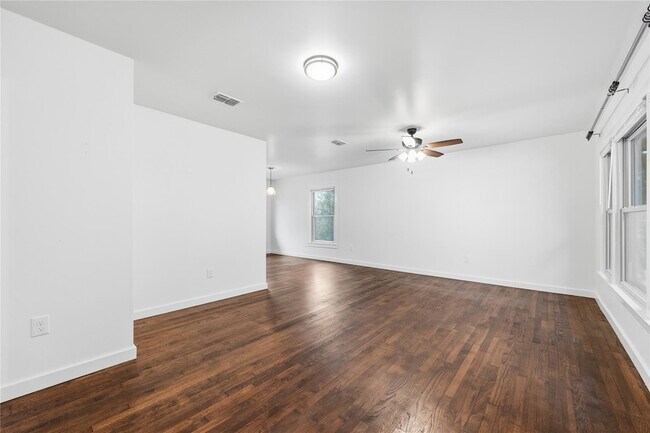 Photo - 1003 Cogbill St