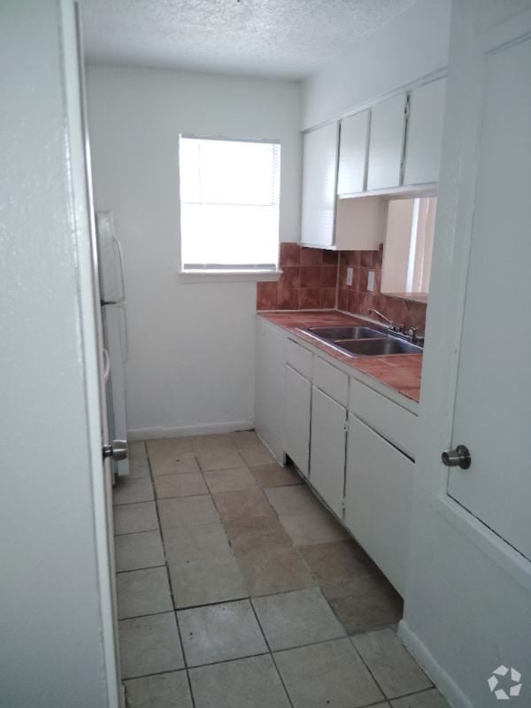 Building Photo - 10110 Forum Park Dr Rental