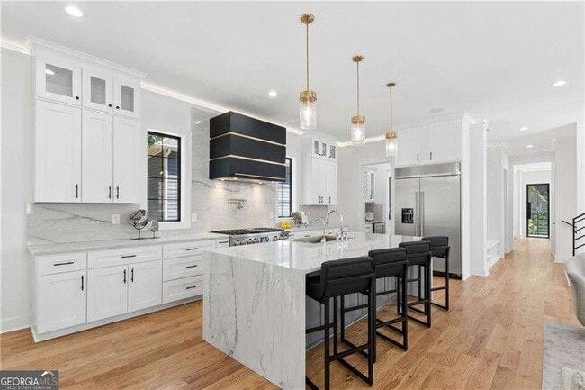 Photo - 1385 Sylvan Cir NE