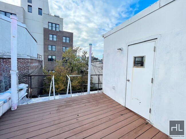 Photo - Mott Street Unit 17