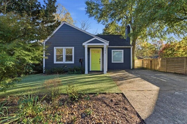 Photo - 693 Glenwood Ave SE