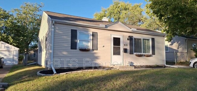 Photo - 921 W Purtscher Dr