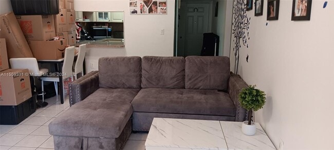 Photo - 1555 W 44th Pl Unidad 221B