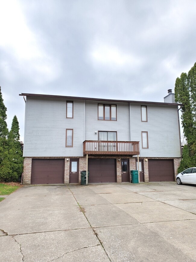 Building Photo - 2776 Kipling Ave NW