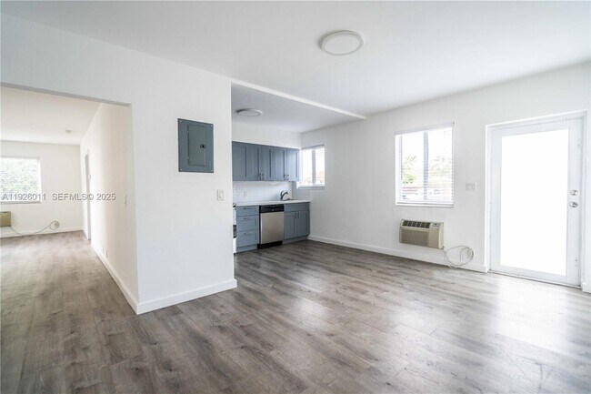 Photo - 1750 S Treasure Dr Unit 1