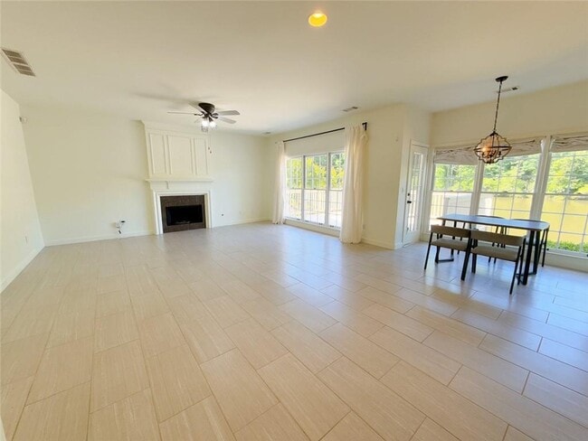 Photo - 3730 Longlake Dr