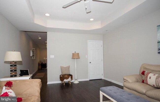 Photo - 1718 Marshall St