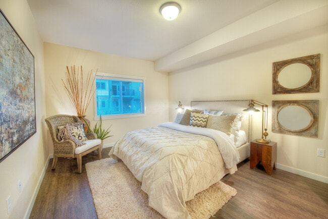 3x2 Ventura B Primary Bedroom - Four Seasons Central Rental
