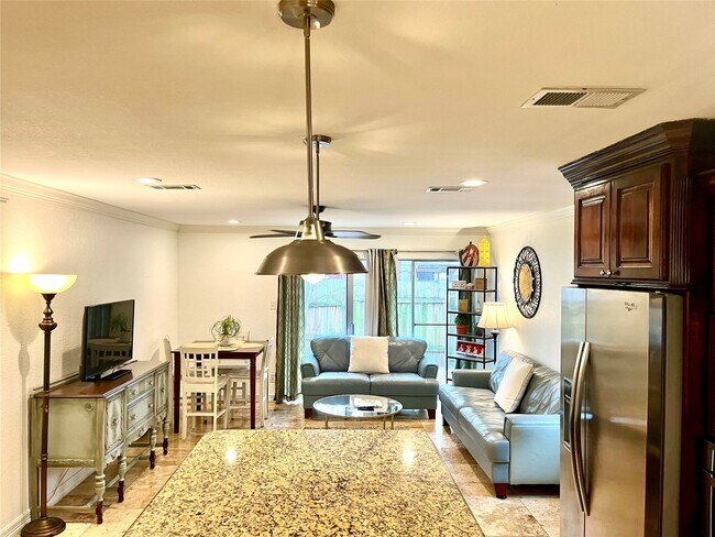 Photo - 2109 N Red Cedar Cir