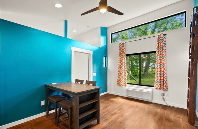 Photo - 2044 Wilson Ln