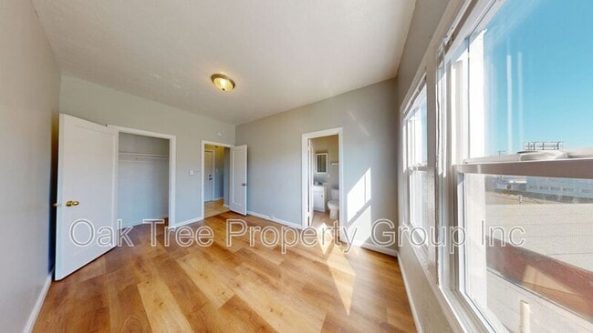 Photo - 2451 Seminary Ave