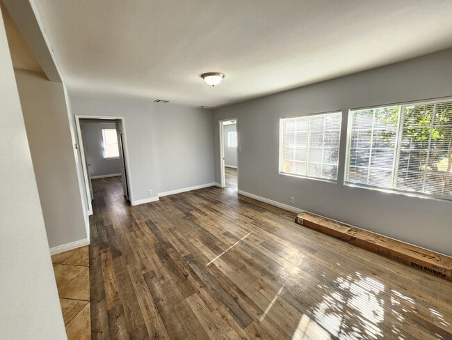 Photo - 7910 Nagle Ave