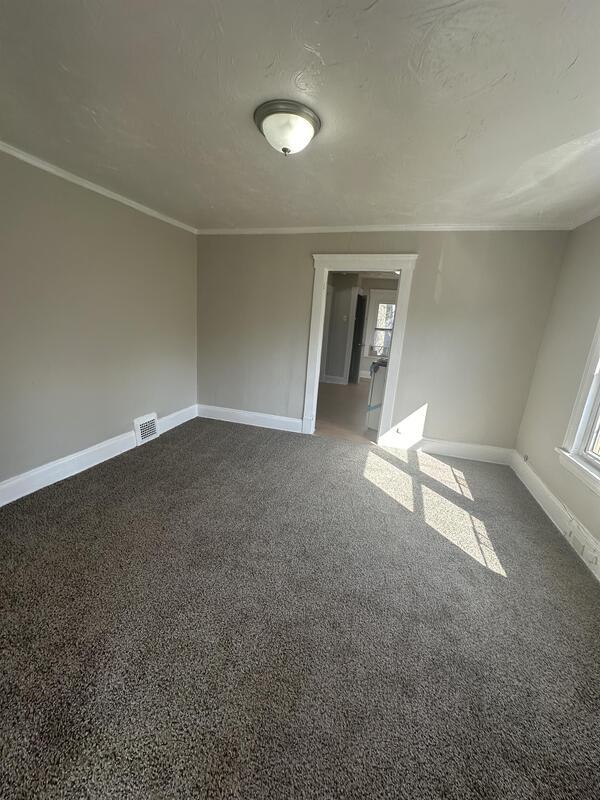 Building Photo - 7613 Bancroft Ave Rental