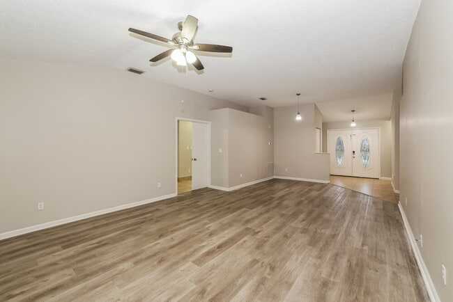 Photo - 108 Sherwood Dr