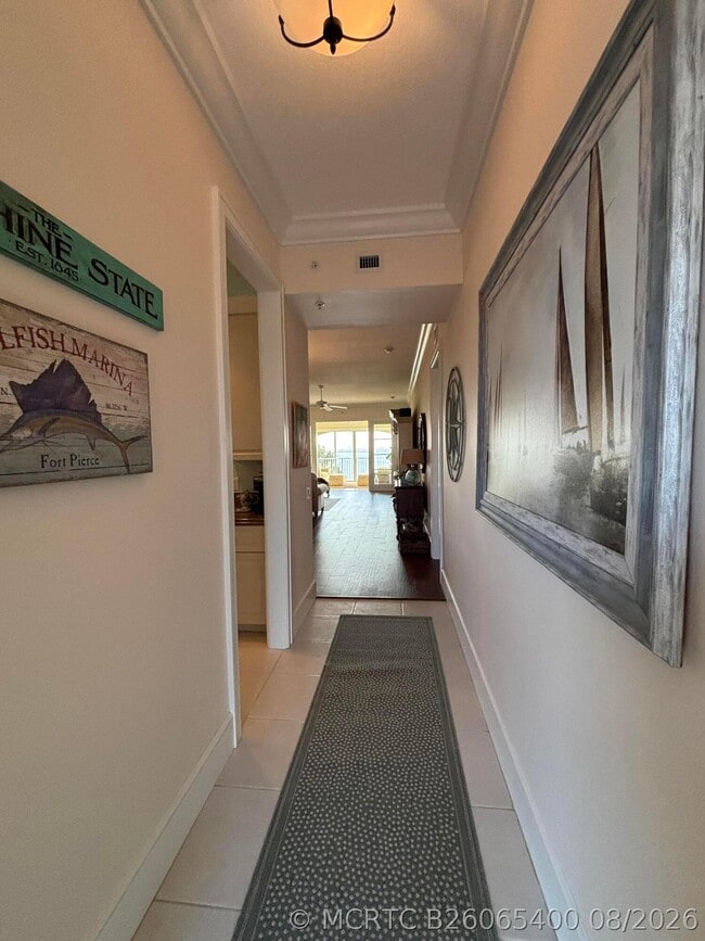 Building Photo - 29 Harbour Isle Dr W Unit 304