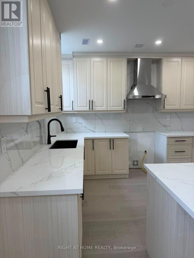 Photo - 2 Chesney Cres