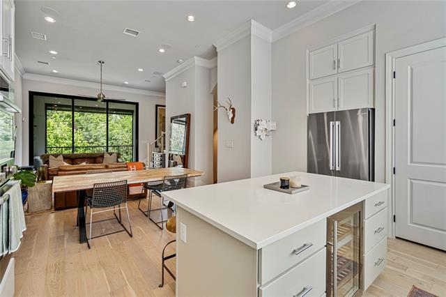 Photo - 2157 Wenge Ln