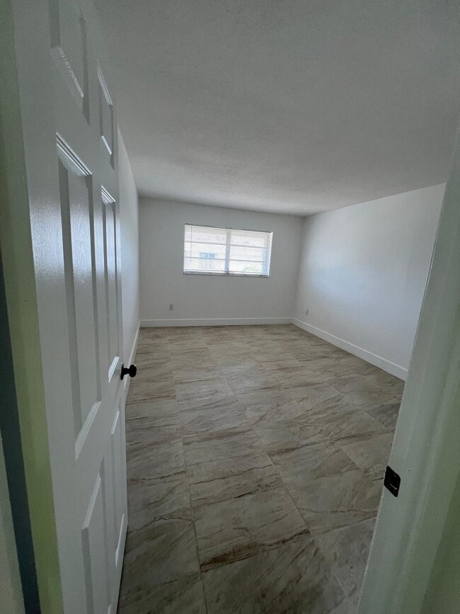 Photo - 15225 NE 6th Ave