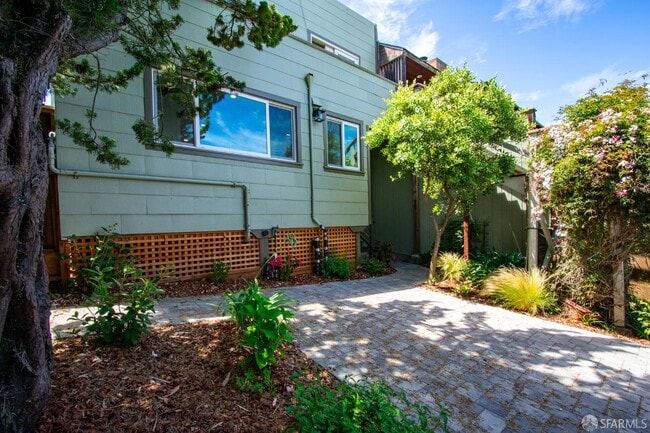Photo - 790 Duncan St