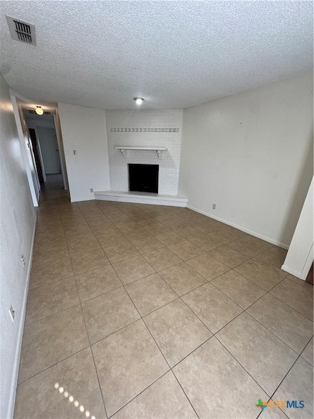 Photo - 201 Versailles St
