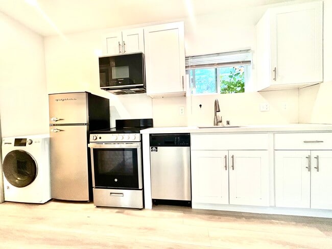 Photo - 9222 Mary Ave NW