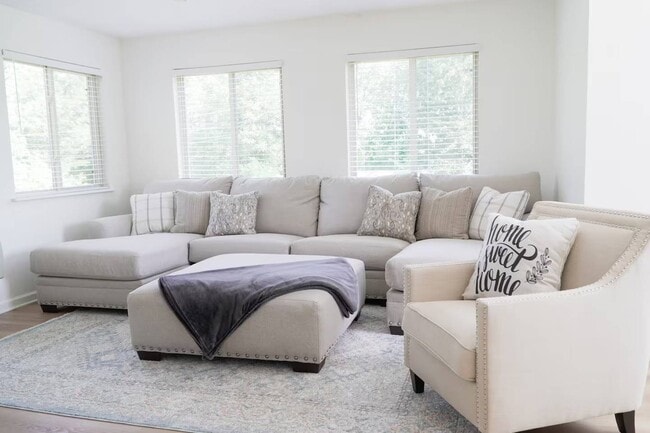 Photo - 545 Old Monticello Rd Townhome