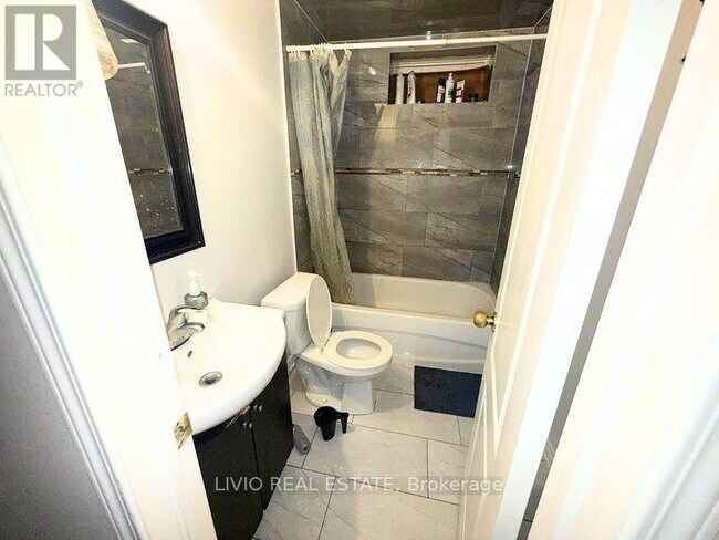 Photo - 55 Peachleaf Crescent