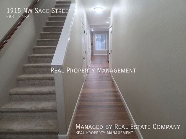 Photo - 1915 NW Sage St