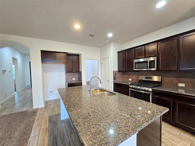 Photo - 6717 Brindisi Pl