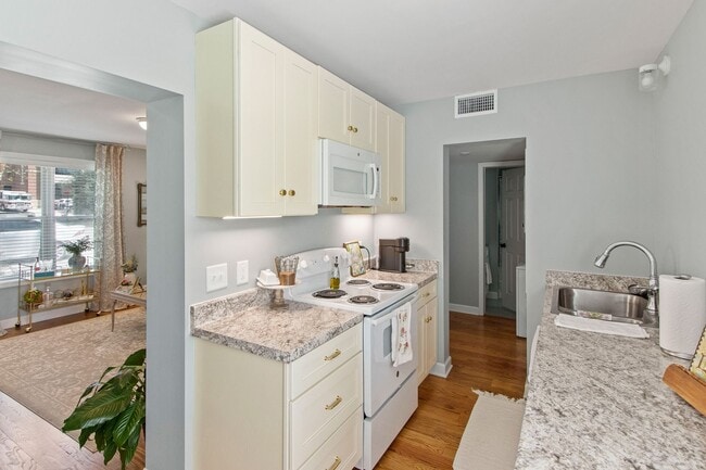 Photo - 1 Bedroom Condo close to Downtown Auburn