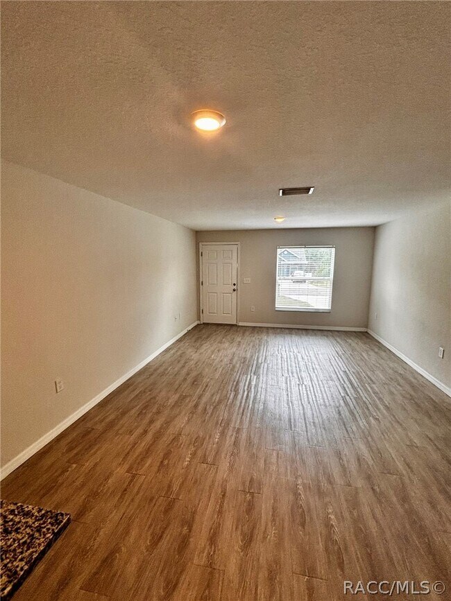 Photo - 9437 N Travis Dr
