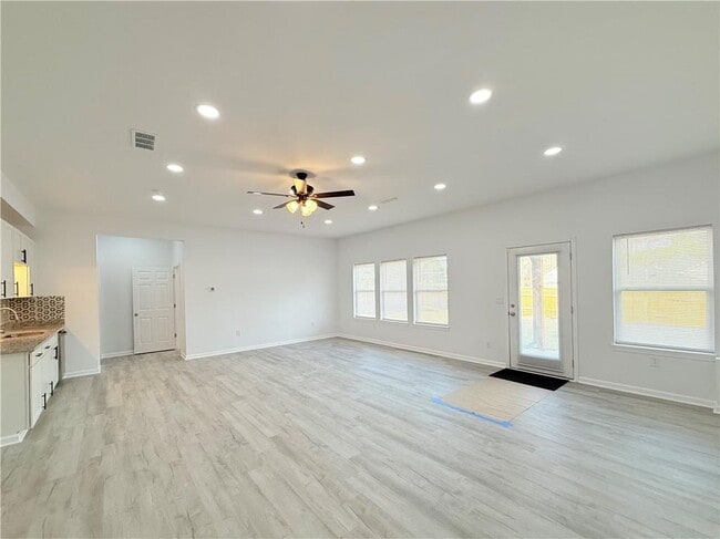 Photo - 44 Dew Lk Ct