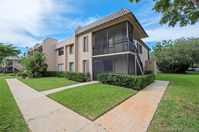 Photo - 320 Racquet Club Rd Unit 204