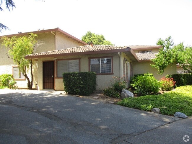Building Photo - 6825 Filbro Dr Rental