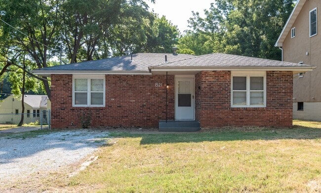 Building Photo - Available July 15! Rental