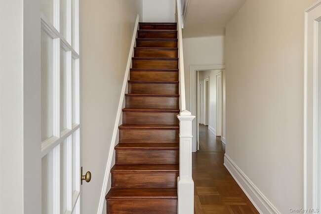 Photo - 47-18 39th Pl