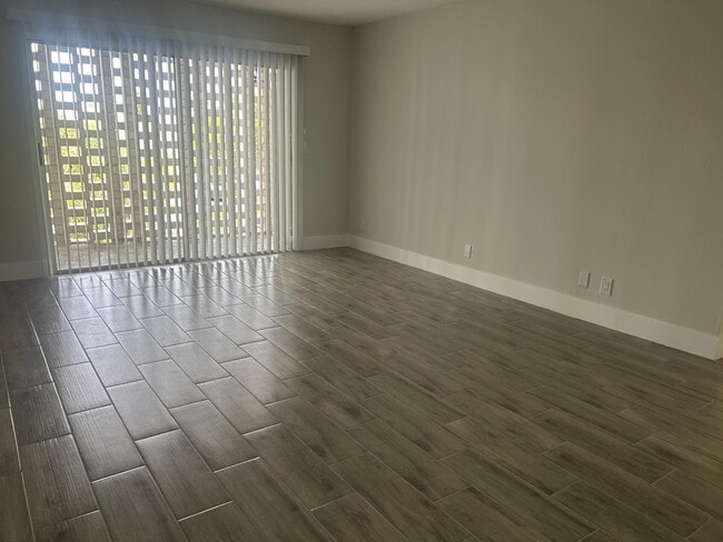 Photo - 1500 Crescent Cir Unidad B211