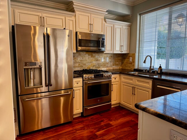 Photo - 159 Trellis Ln