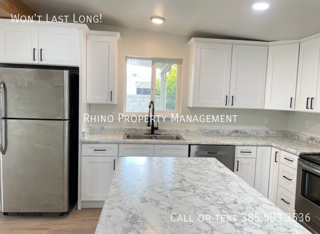 Photo - 1993 Champagne Ave