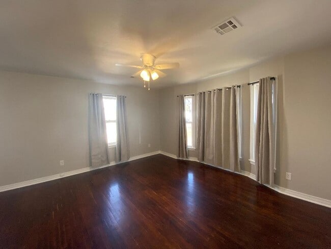 Photo - Charming 2-bedroom, 1 bathroom home.