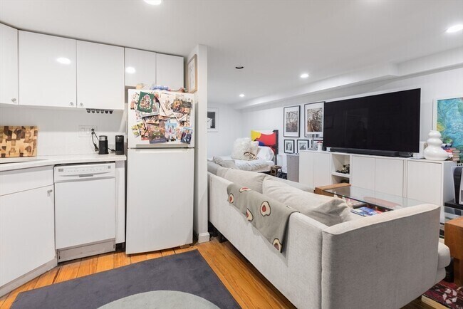 Building Photo - 94 Appleton St Unit 1 Rental