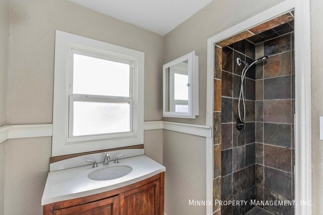 Photo - 3001 S Monroe St