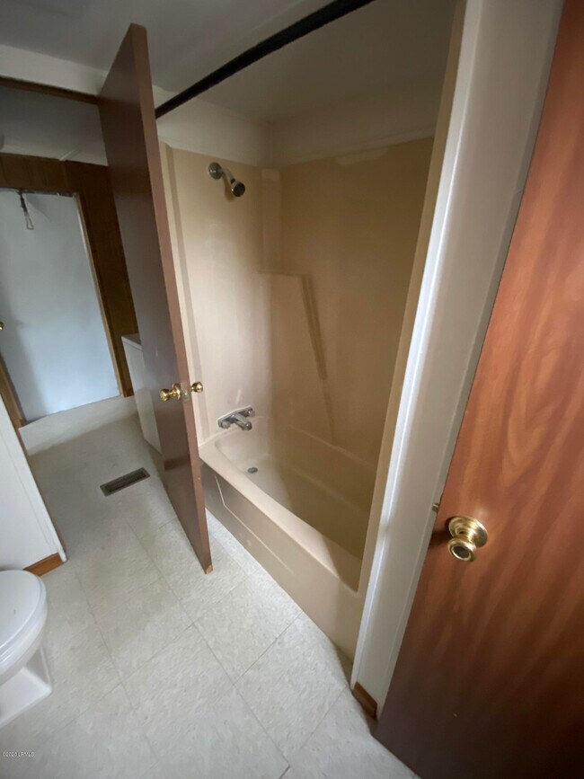 Photo - 89 Parris Island Gateway