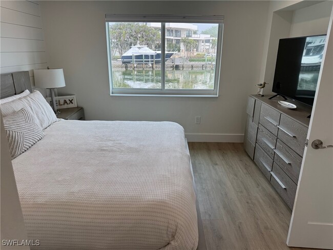 Building Photo - 1550 Gulf Shore Blvd N Unit E5 Rental