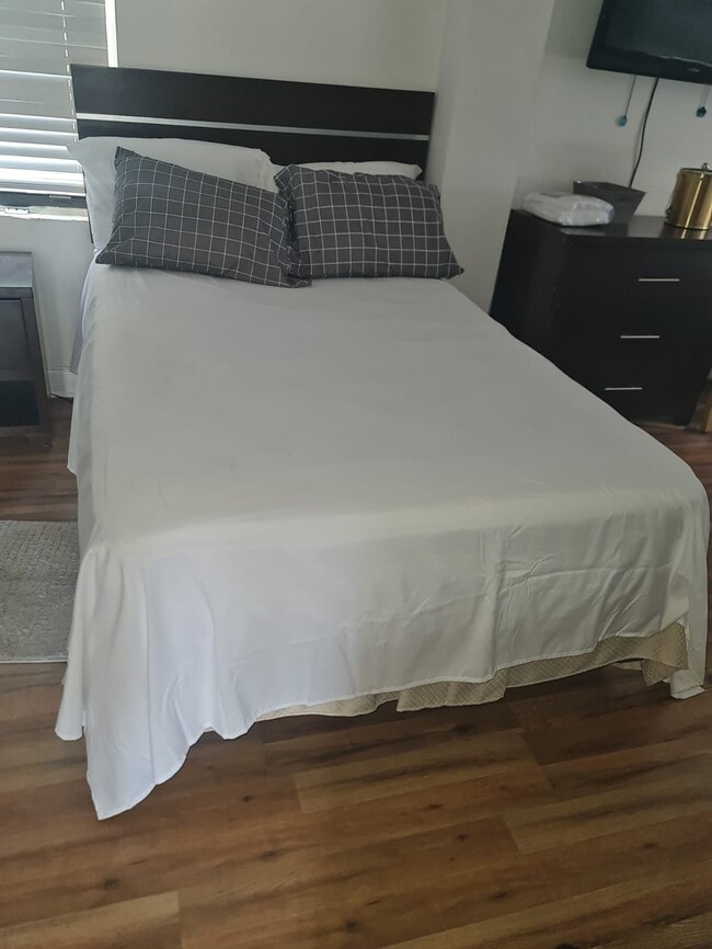 Photo - 103 NW 28th Way